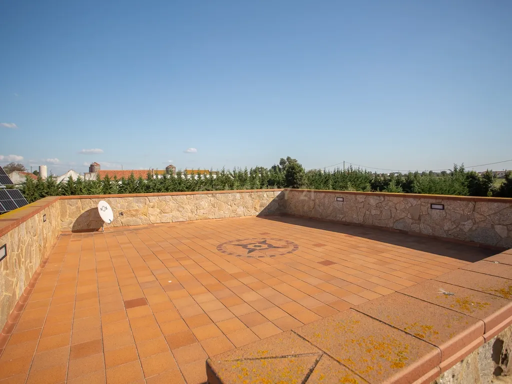 Moradia Isolada em Sarilhos Grandes com Vista para o Rio e Jardim Privado - Image 78
